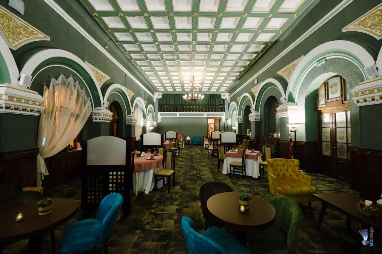Hotel La Belle Epoque Petroşani 외부 사진