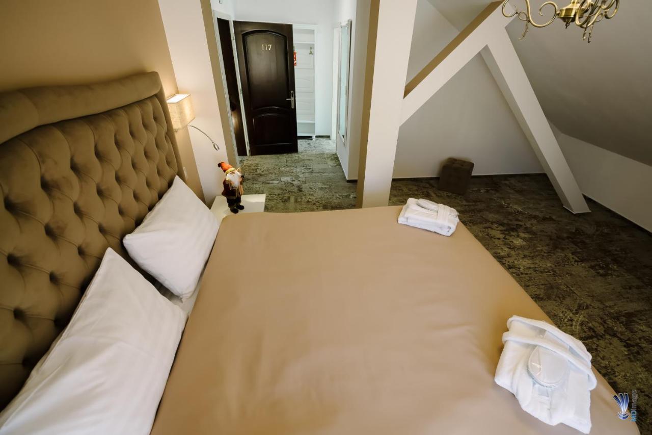 Hotel La Belle Epoque Petroşani 외부 사진