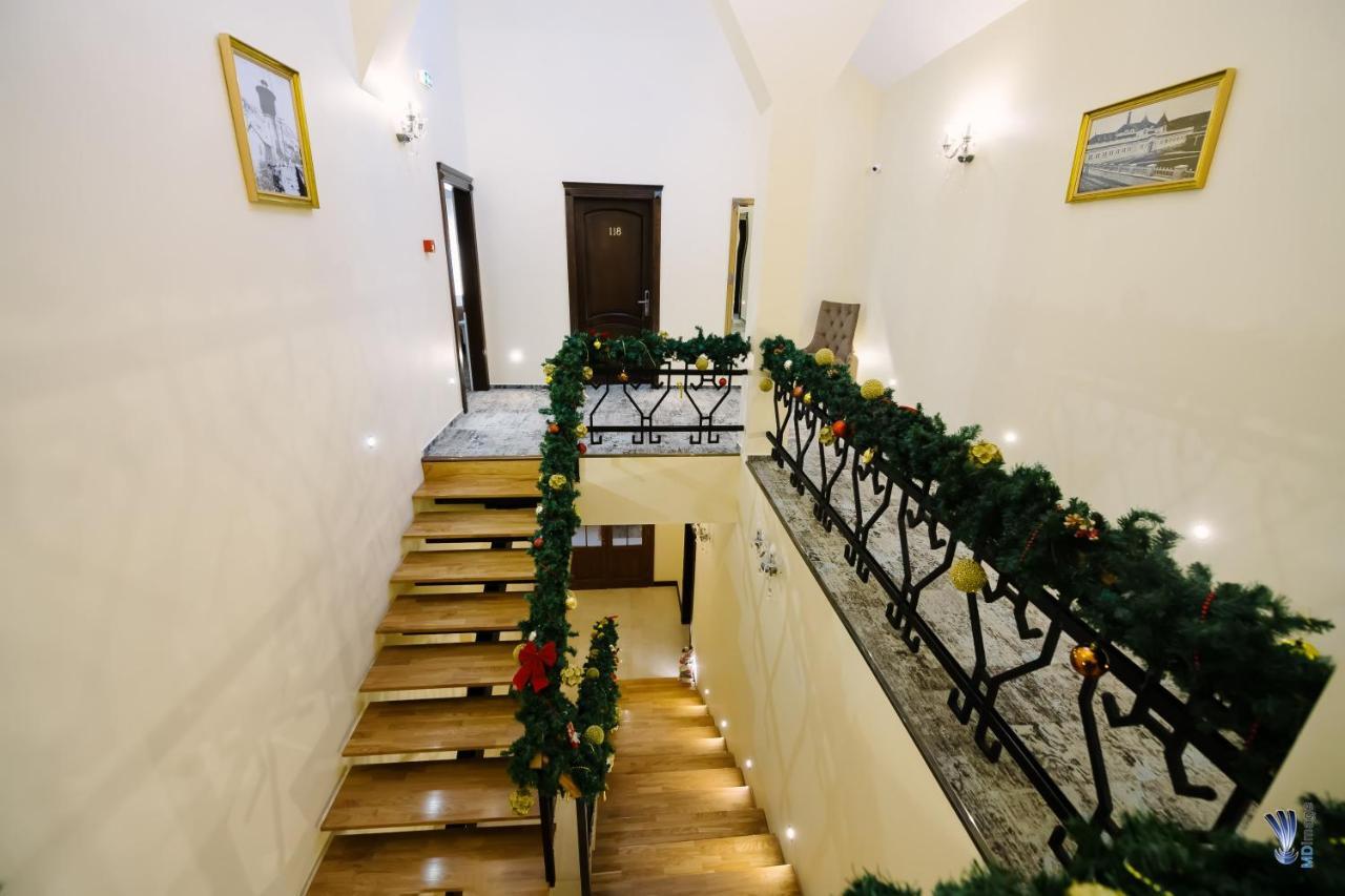 Hotel La Belle Epoque Petroşani 외부 사진